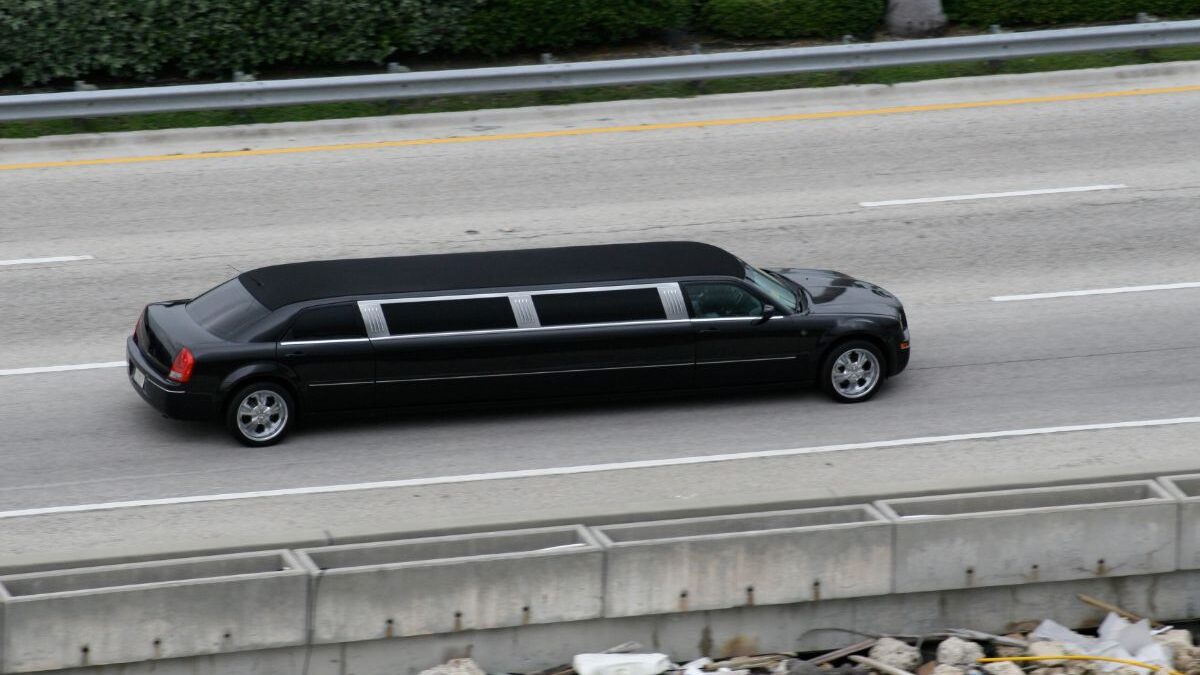 Affordable Corporate Limo Services in Warren MI. USA