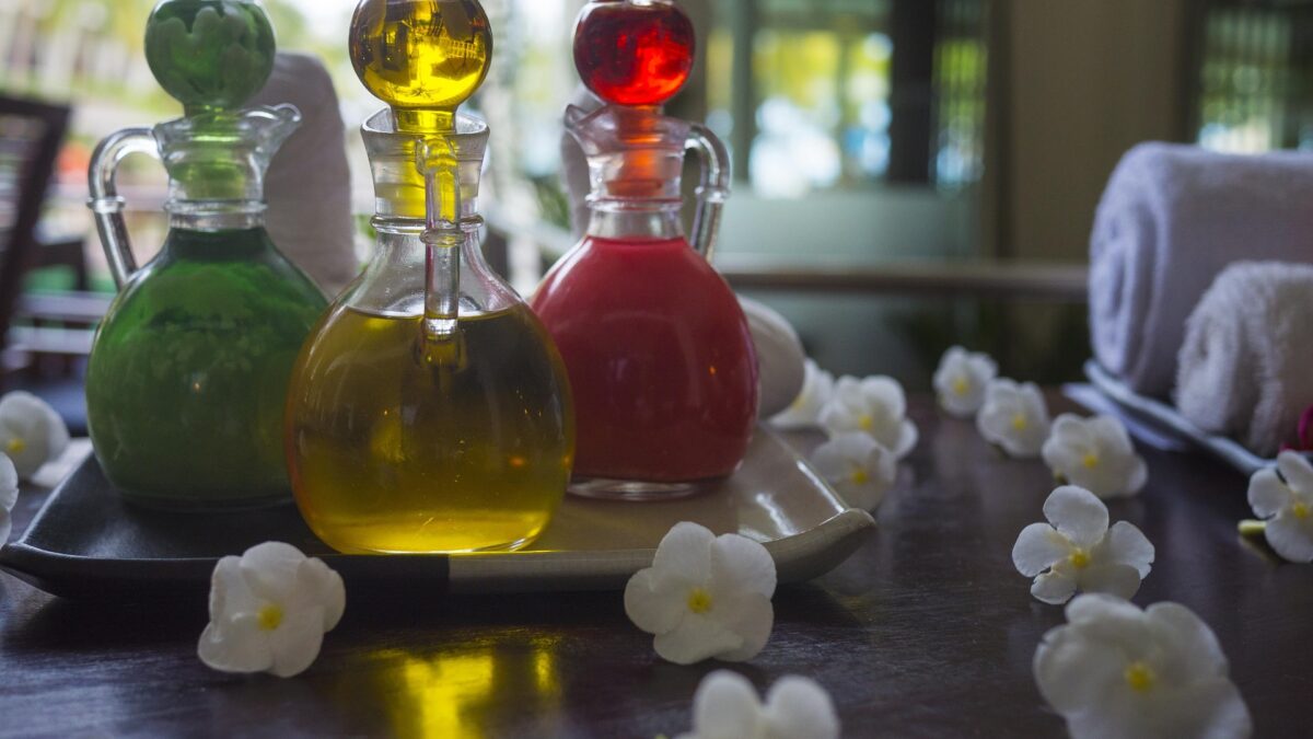 Sweet Scents and Sampler Sets: Women’s Fragrance Finds
