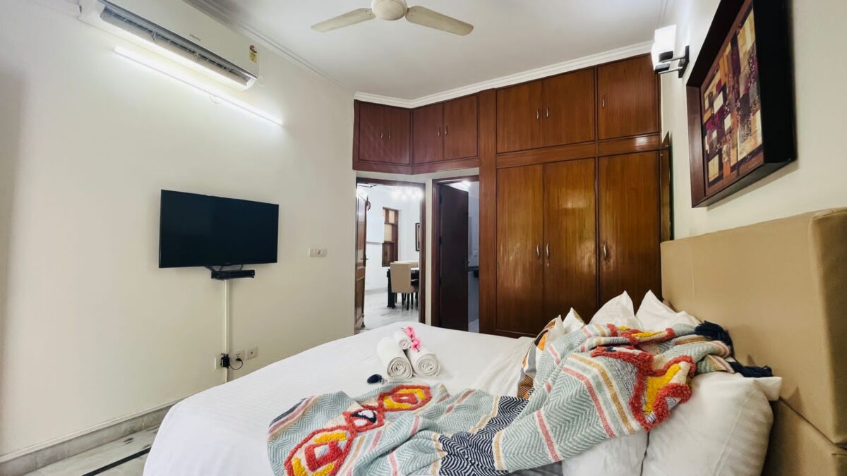 Enjoy the Cozy affordable comfort at Service Apartments Delhi