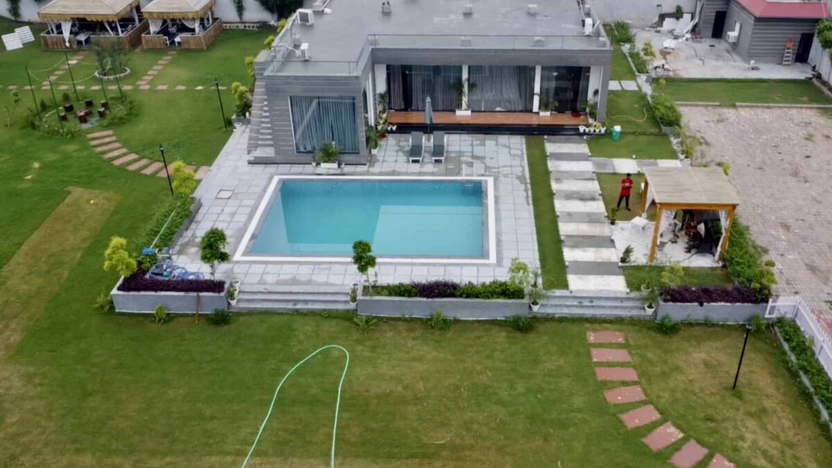 List the Top 5 Farmhouses in Faisalabad in 2023
