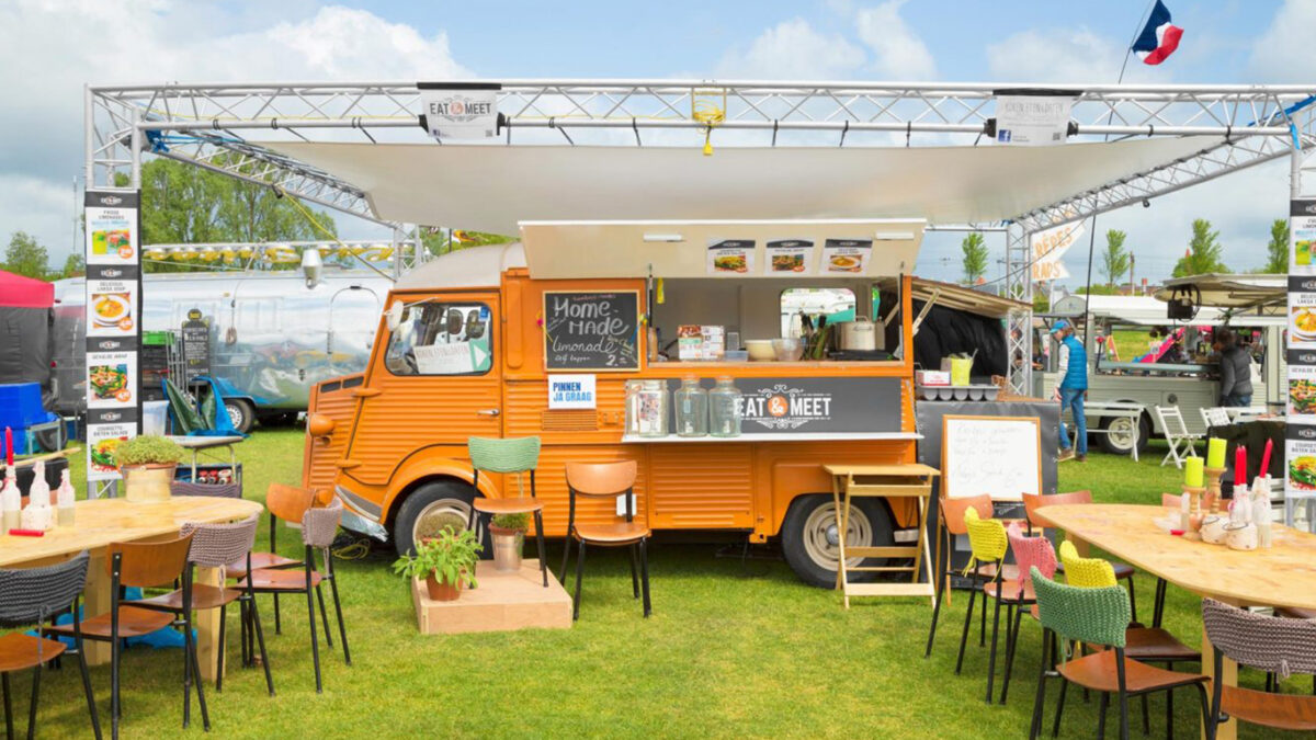Why Choose Food Trucks over Traditional Catering