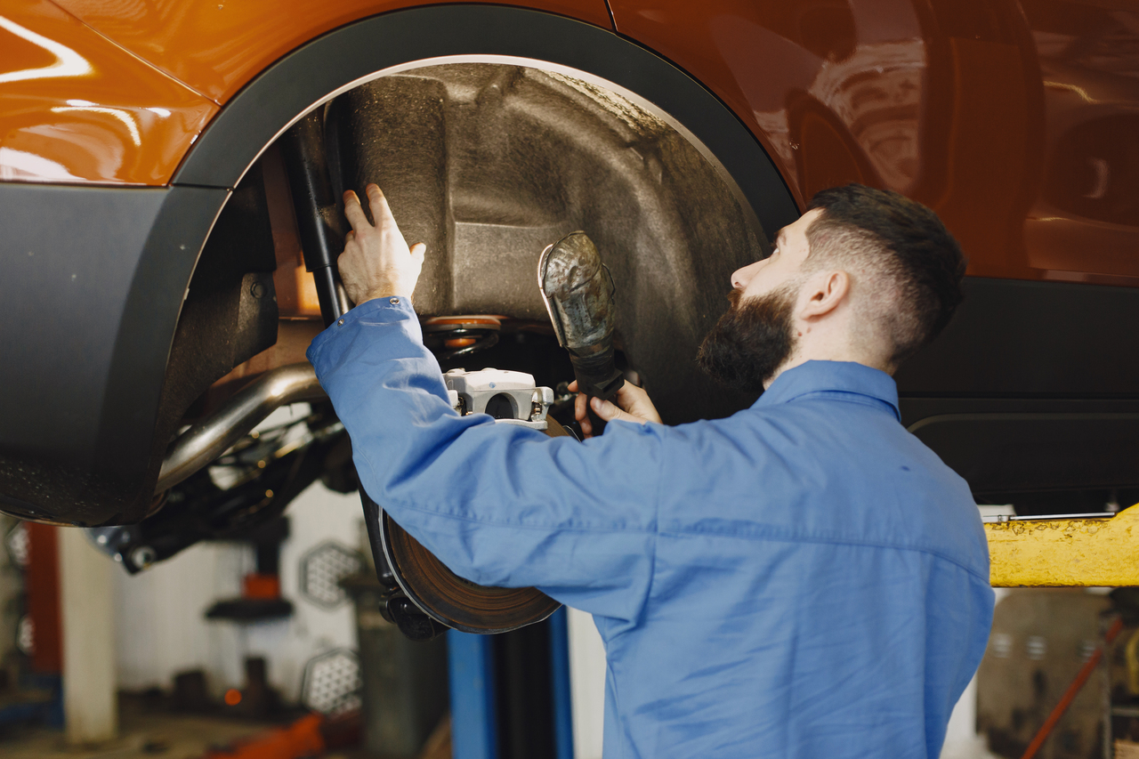 Signs Your Vehicle Needs a Wheel Alignment (Service My Car)