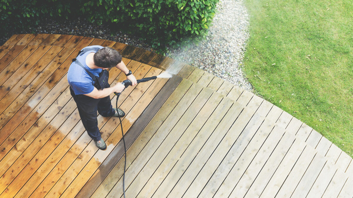 Six Benefits Of Using Pressure Washing Services
