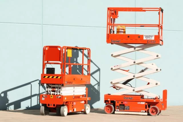 What are the Benefits of Hiring a Scissor Lift and Mini Loader Hire