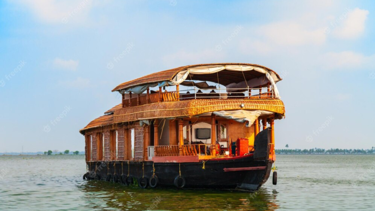 Embrace Serenity and Elegance: Kolu Group’s Deluxe Houseboats in Srinagar
