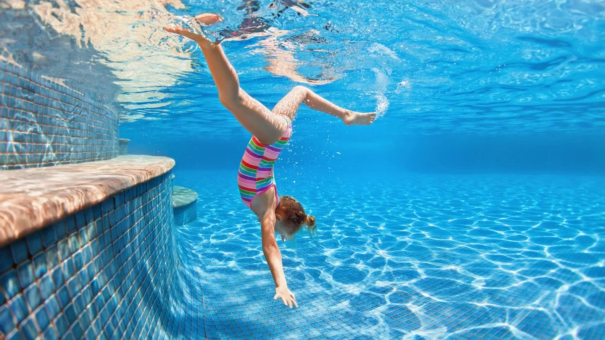 Is It Really Worth the Money to Hire a Swimming Pool Service Maintenance?
