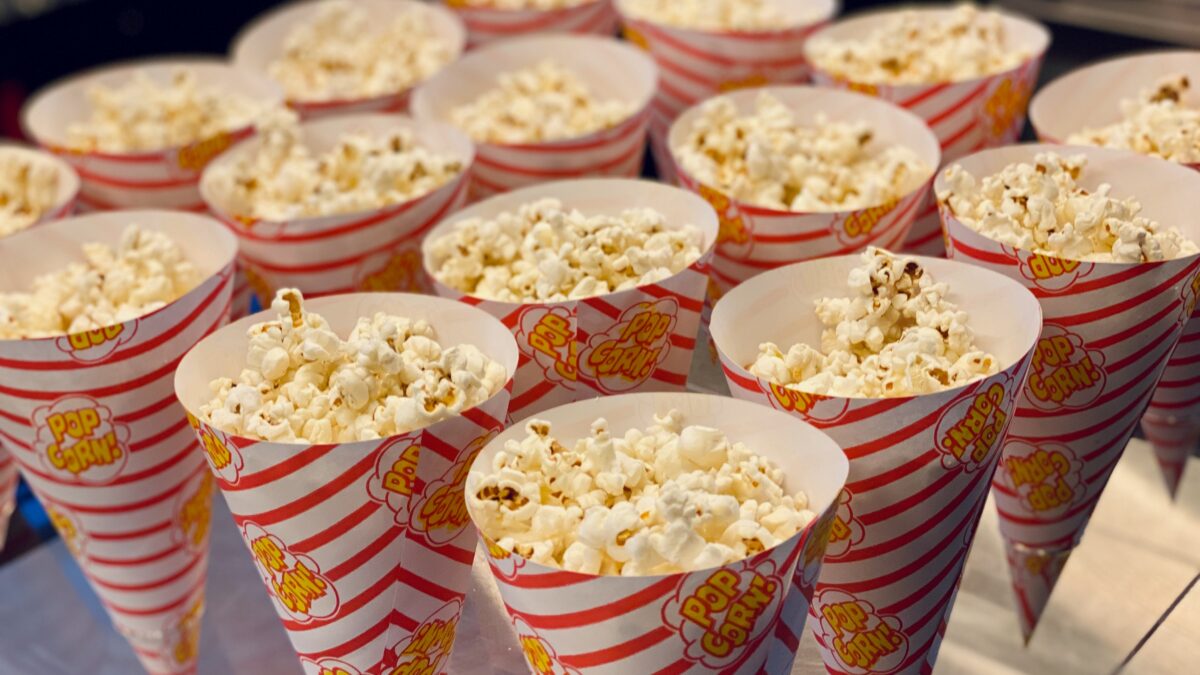 How to Choose the Perfect Popcorn Box for Your Movie Night