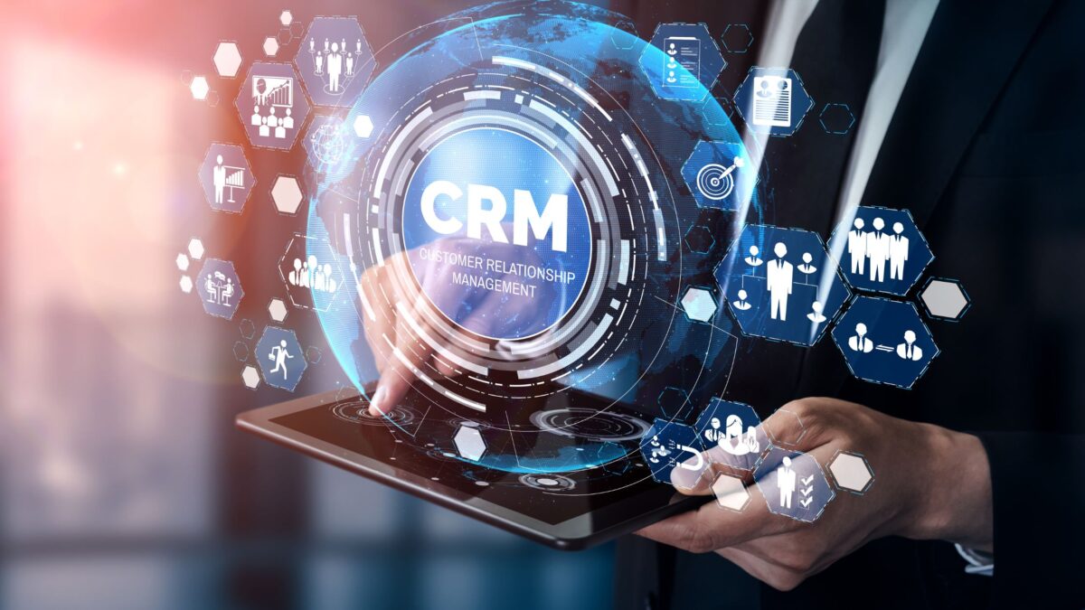 How To Develop Custom Salesforce CRM with AI and BI