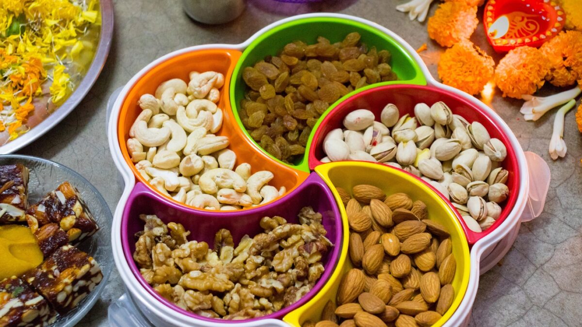 Using Dry Fruits, Nuts, and Seeds to Fuel Your Active Lifestyle