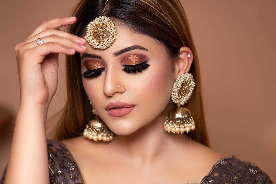 How to Create a Glamorous Party Makeup Look Step by Step