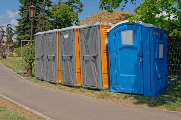Guest Estimate Guide: How Many Porta Potties for Your Wedding?