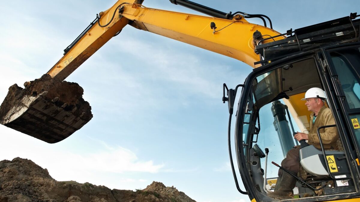 Choosing the Right Excavator for Your Construction Project