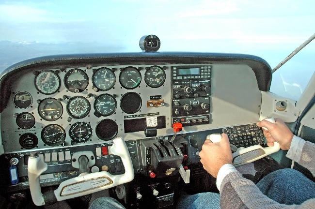 How Avionics and Aircraft Instruments Shape Modern Aviation