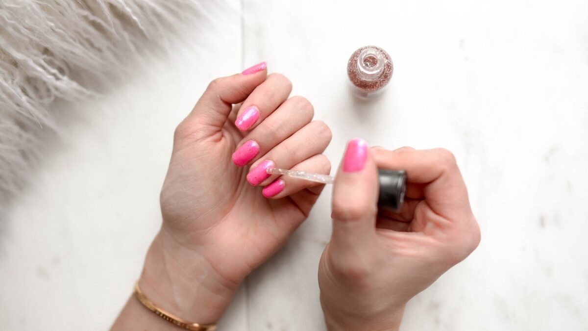 How can I do my own gel nails at home?