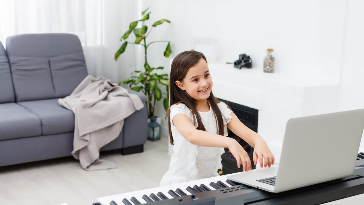 Harmony Unleashed: Dive into Vibrant Piano Lessons with Volo Academy of Music !