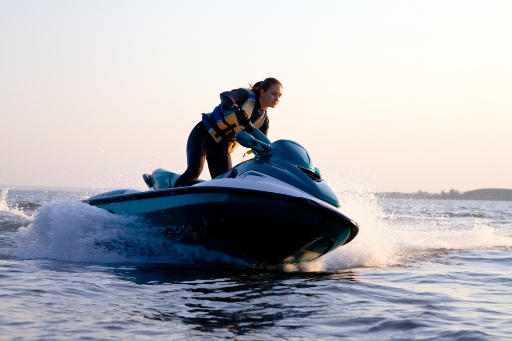 Exploring the Thrills riding on the Evolution of Jet Boat Designs