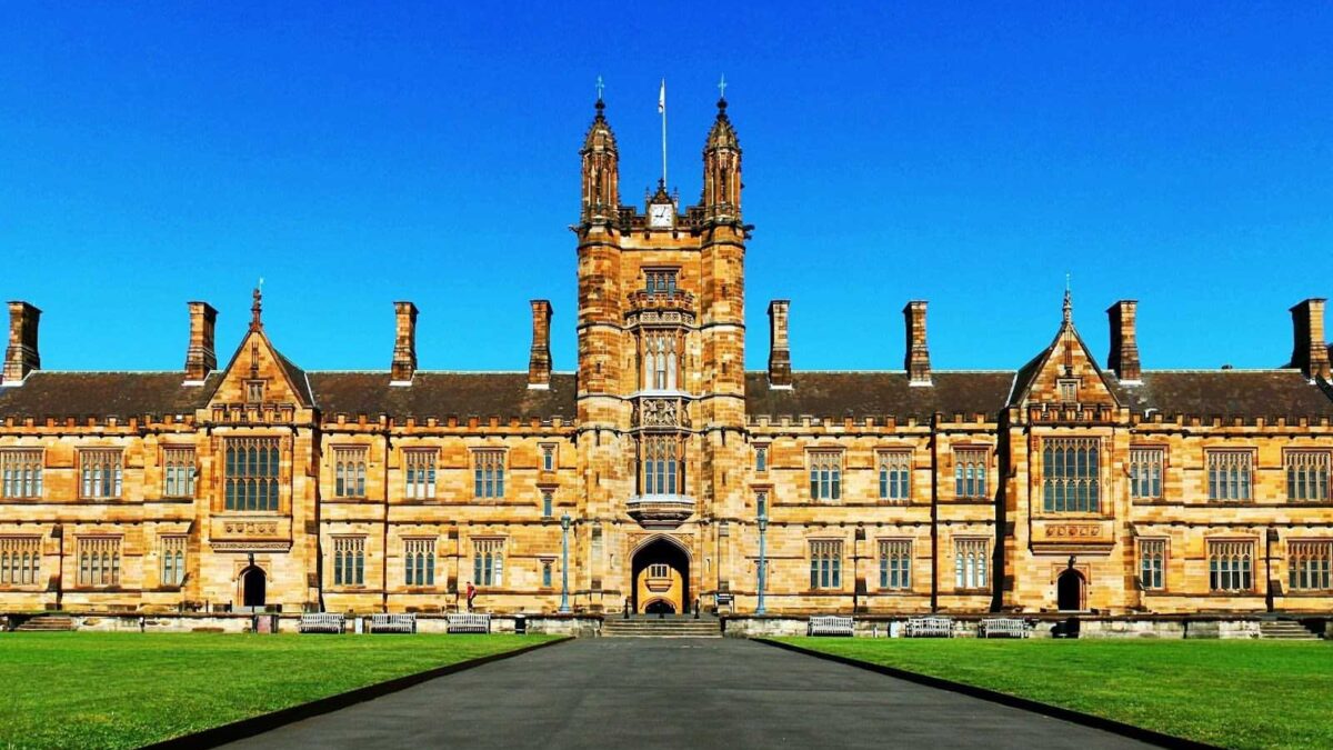 Top 20 Universities in Australia for Master’s in Economics