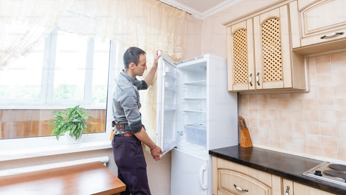 DIY vs. Professional Refrigerator Repair: When to Call in the Experts