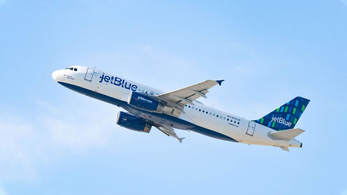 Is JetBlue A Good Airline? Things To Know (Pros & Cons)