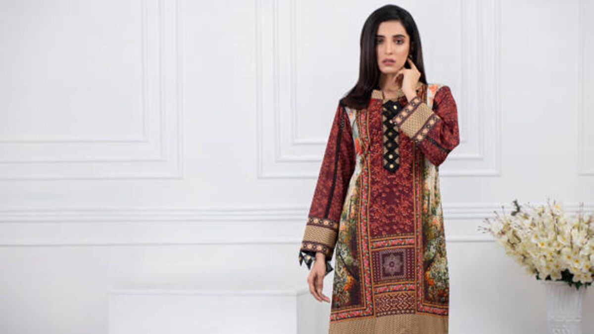 Modern Royalty: Pakistani Formal Dresses Redefining Opulence