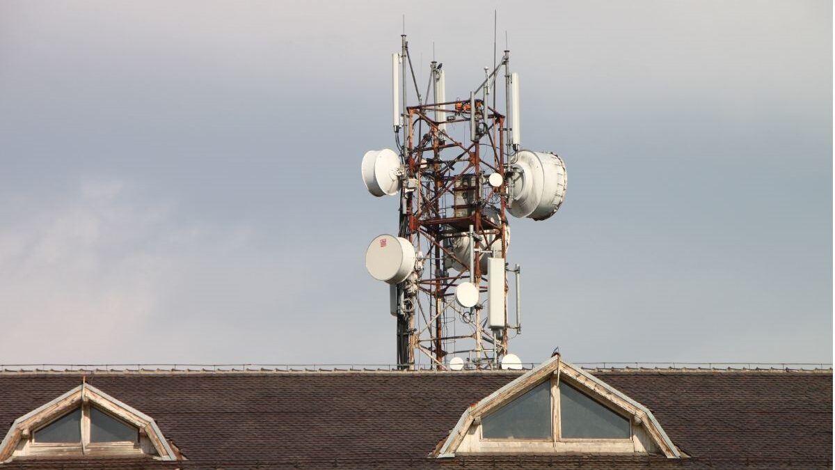 Types of Microwave Antennas with Property