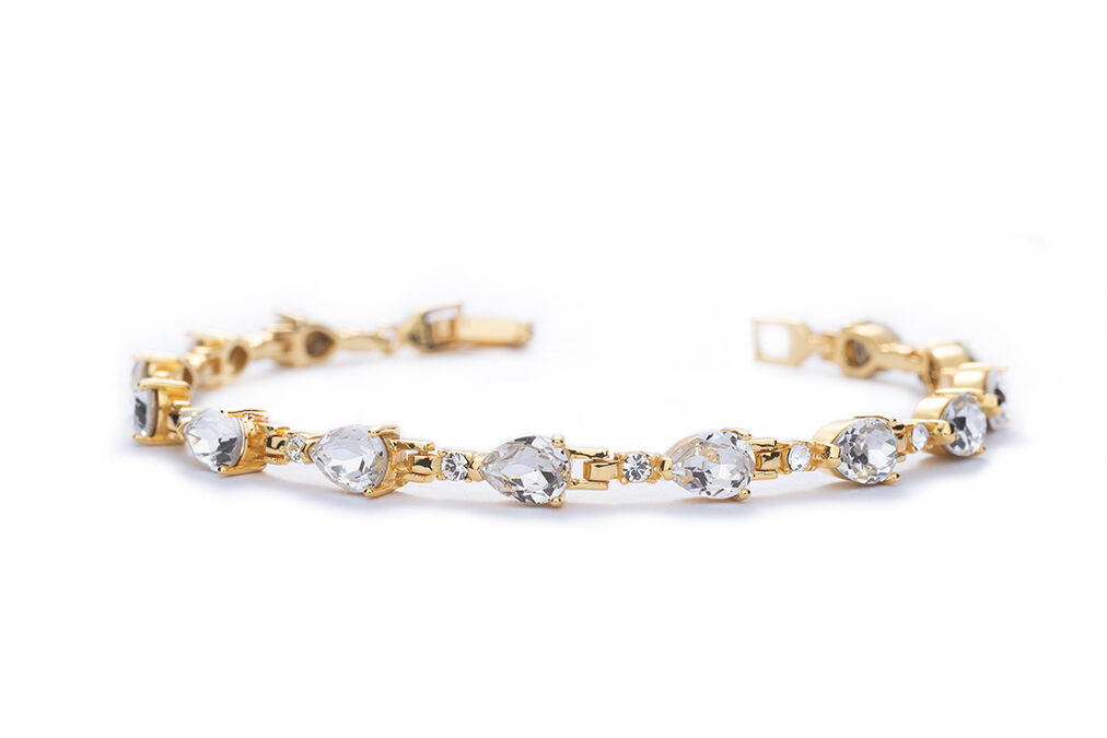 Choose the Right Gold Bracelet Singapore to Complete Your Look
