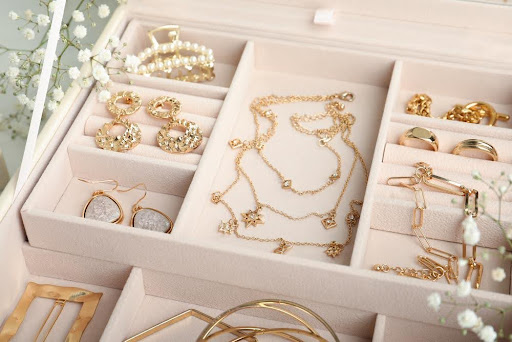 Jewellery Essentials: Top 10 Latest Jewellery Trends for 2024 