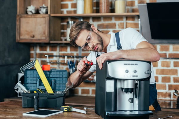 7 Common Coffee Machine Repair Dubai Issues and How to Fix Them Fast!