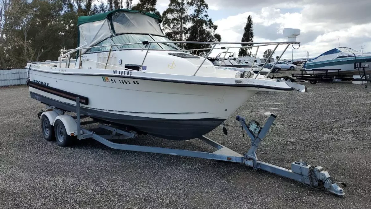 Finding the Perfect Salvage Boat for Sale
