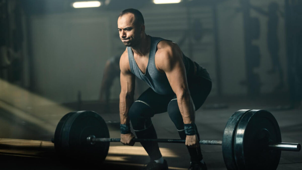 5 Common Mistakes Beginners Make Deadlifting (and How to Avoid Them)