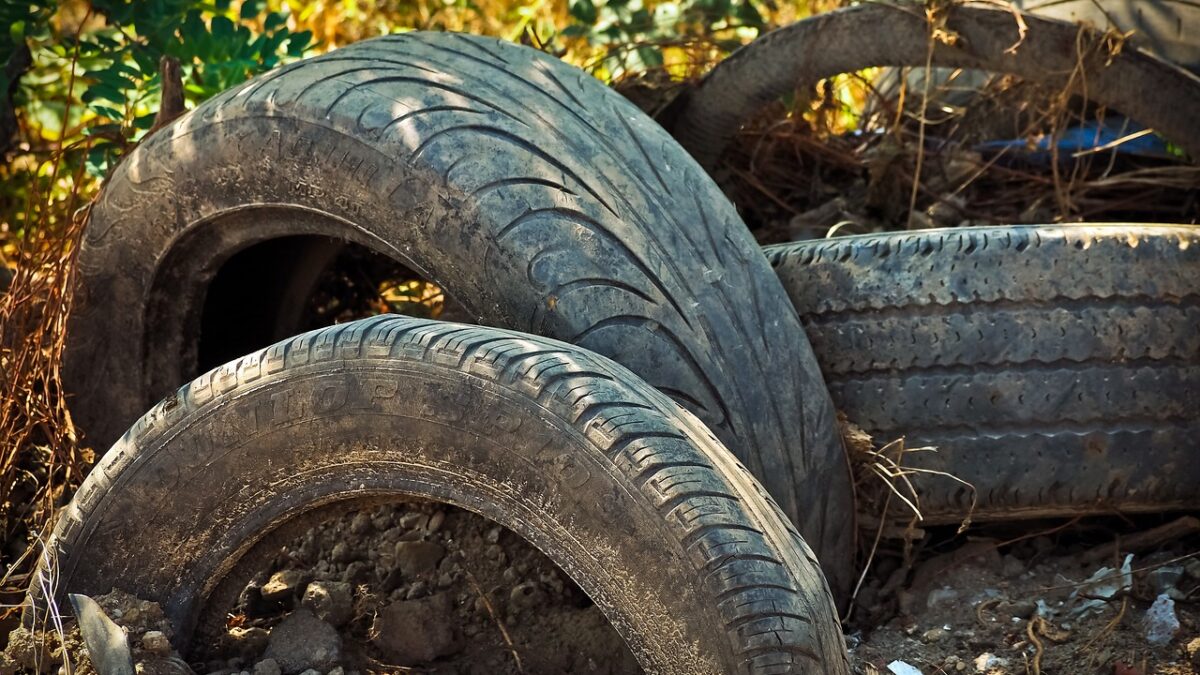Discover Dunlop Tyre Offers in UAE: Enhancing Fuel Efficiency in Lightweight Trucks