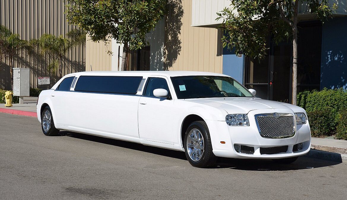 Limo Service in East Hampton – Travel in Style & Comfort