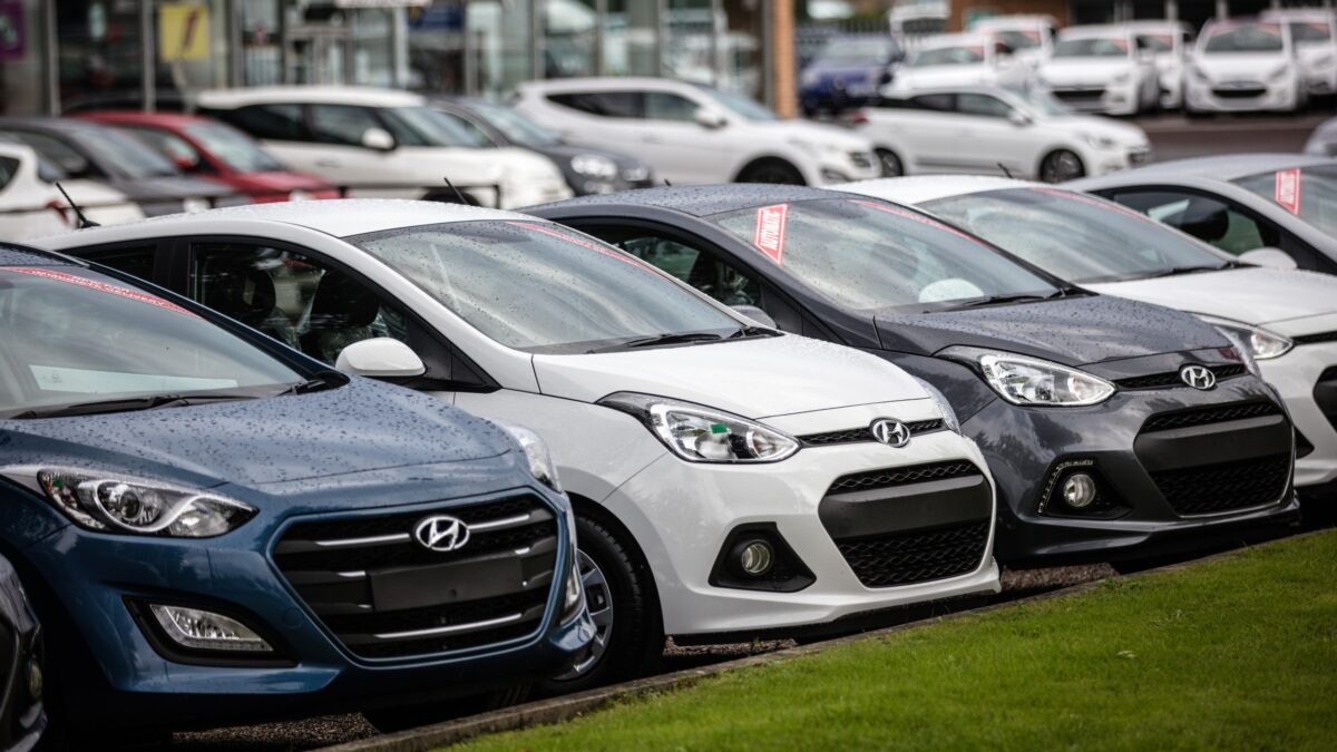 On the Hunt: Strategies for Finding the Best Deals at Car Yards