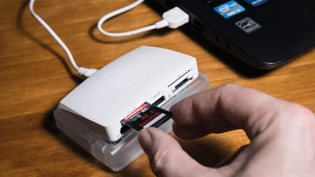 6 Ways a 4-in-1 SD Card Reader Improves Your Digital Workflow